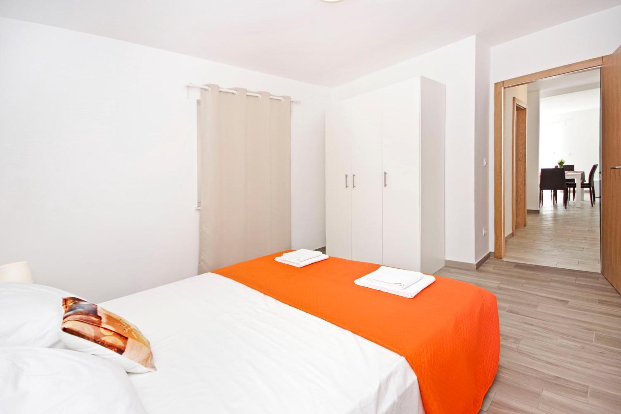 Apartments Frado Novalja Eksteriør bilde