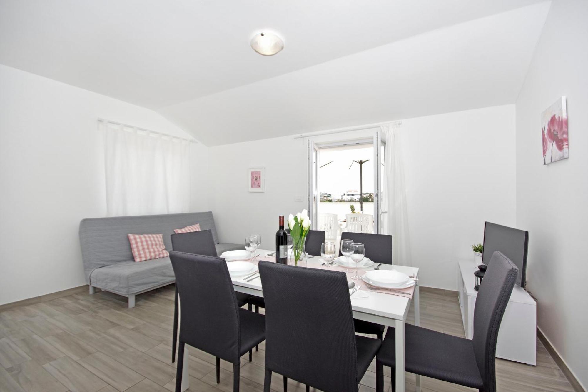 Apartments Frado Novalja Eksteriør bilde