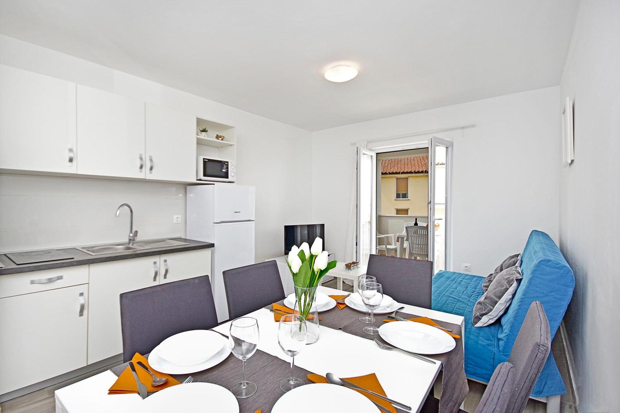 Apartments Frado Novalja Eksteriør bilde