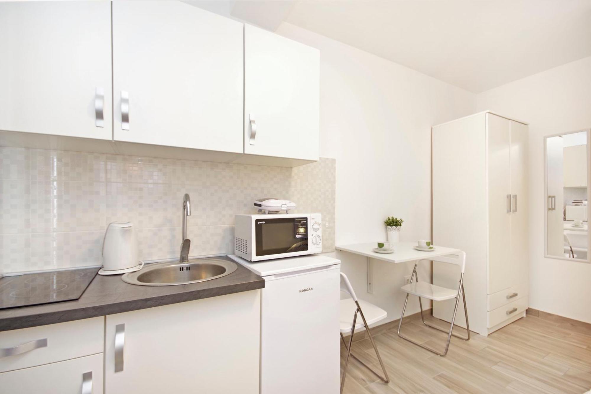 Apartments Frado Novalja Eksteriør bilde